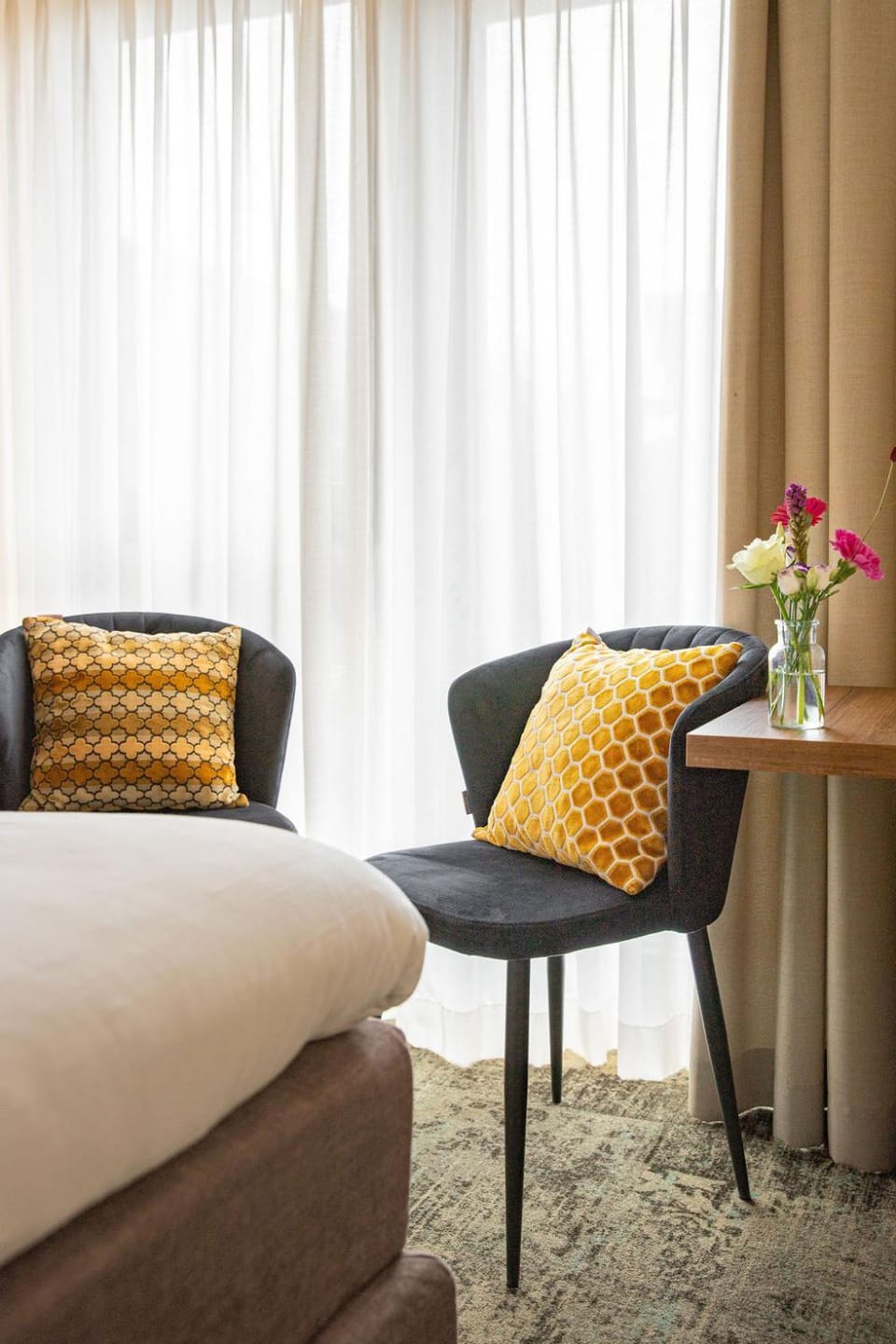 Bed, Seating area, Bedroom