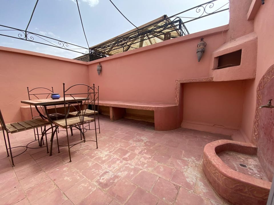 Riad Ayiss piscine palmeraie House in Marrakesh