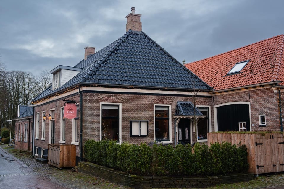 Property building, Neighbourhood