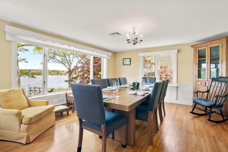 Waterfront Incredible Views and Private Dock House in West Dennis