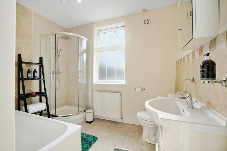 Toilet, Bathroom, Bath