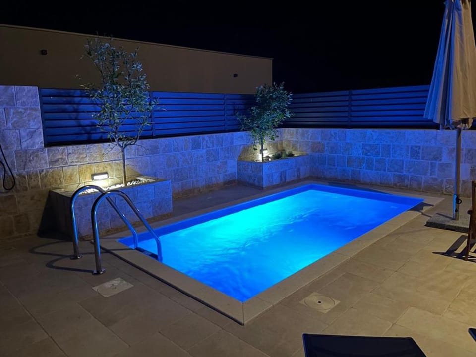 Night, Balcony/Terrace, Pool view, Swimming pool