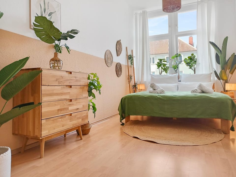 Bed, Living room, Photo of the whole room, Bedroom