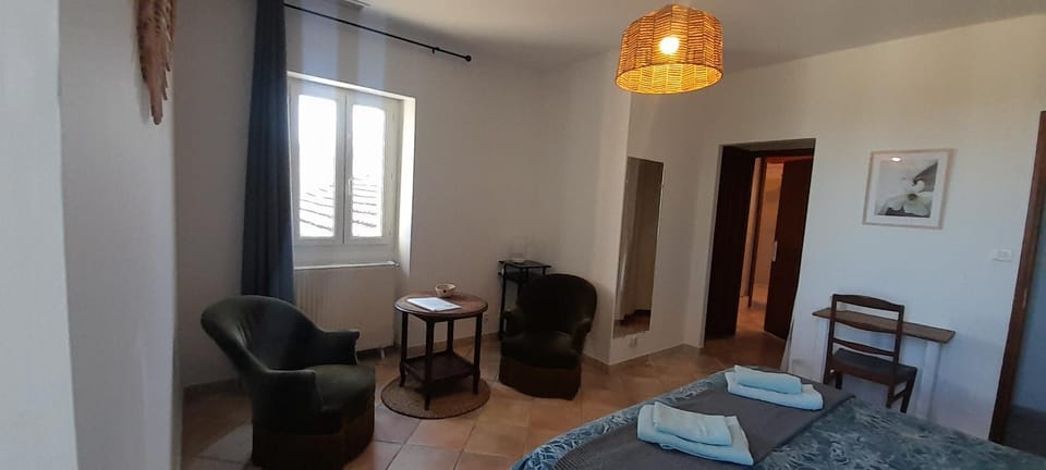 Domaine Les Peupliers - Chambres d'Hôtes, Suite et Table d'Hôtes - Bed and Breakfast in Provence-Alpes-Côte d'Azur