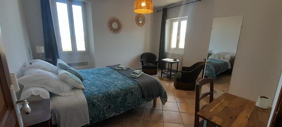 Domaine Les Peupliers - Chambres d'Hôtes, Suite et Table d'Hôtes - Bed and Breakfast in Provence-Alpes-Côte d'Azur