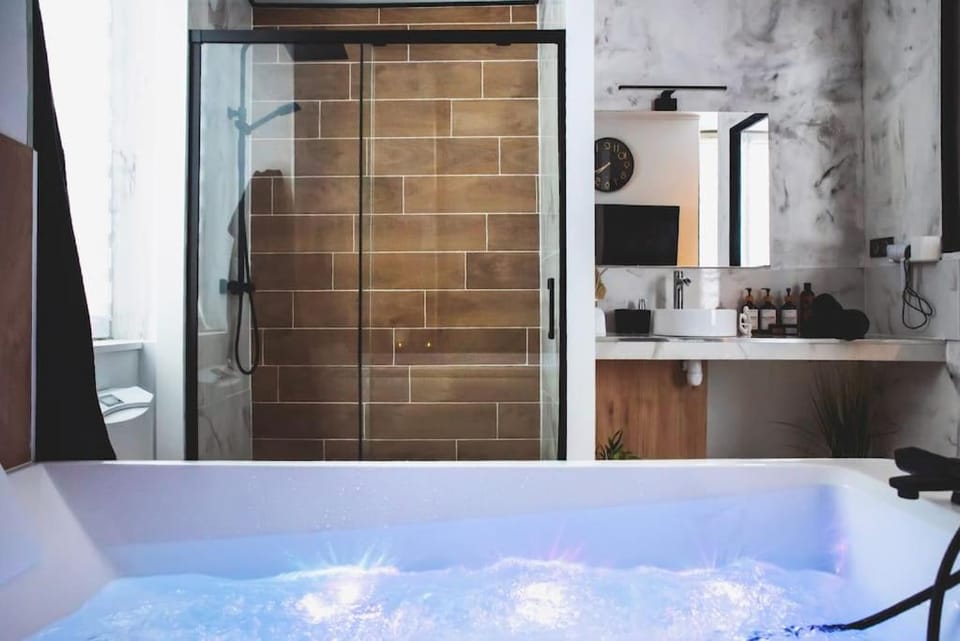 LOVE ROOM, La Douce Angevine Apartment in Angers