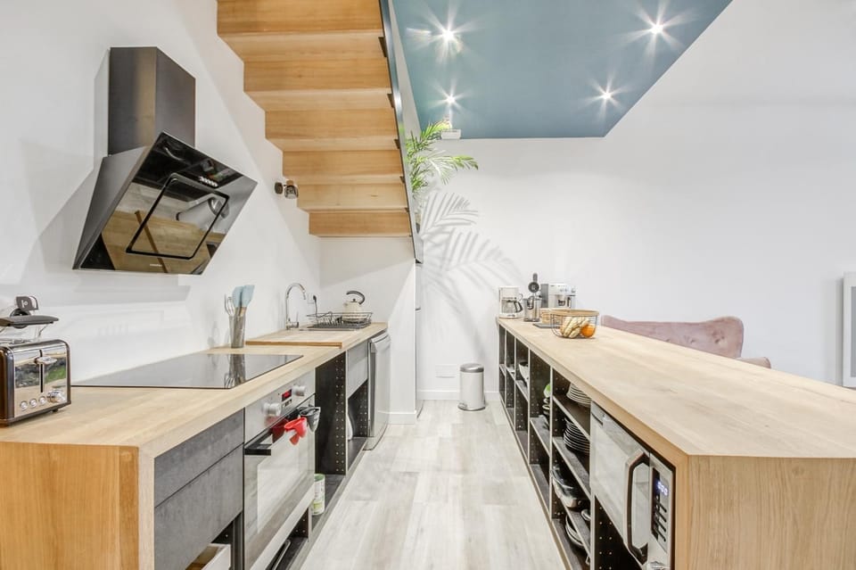 Kitchen or kitchenette, stove