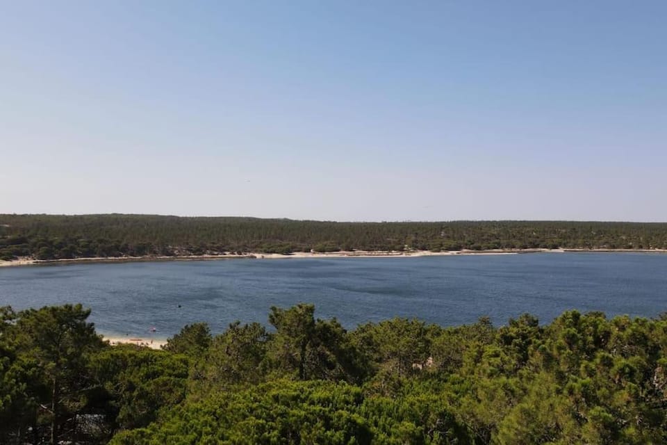 Casa da Lagoa - House by the Lagoon with Direct Access to the Beach Apartment in Setubal District
