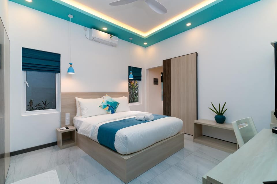 Bed, View (from property/room), Photo of the whole room, Bedroom