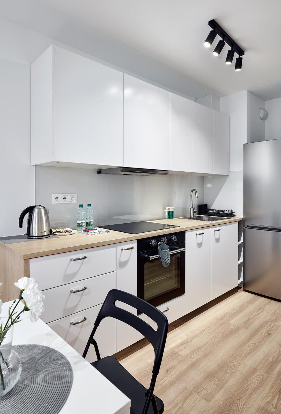 Kitchen or kitchenette, Dining area, dishwasher, pet friendly, stove