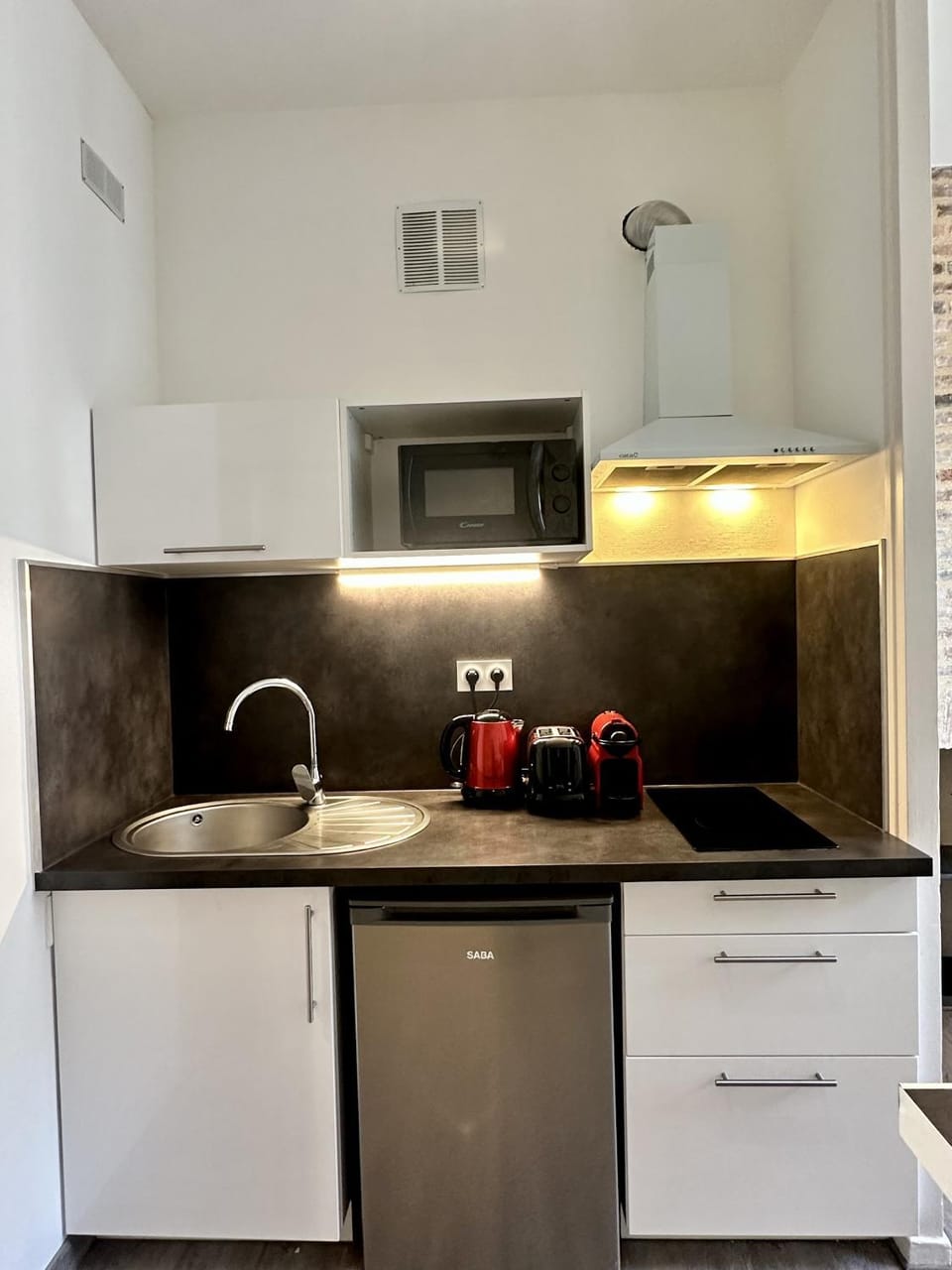 Kitchen or kitchenette
