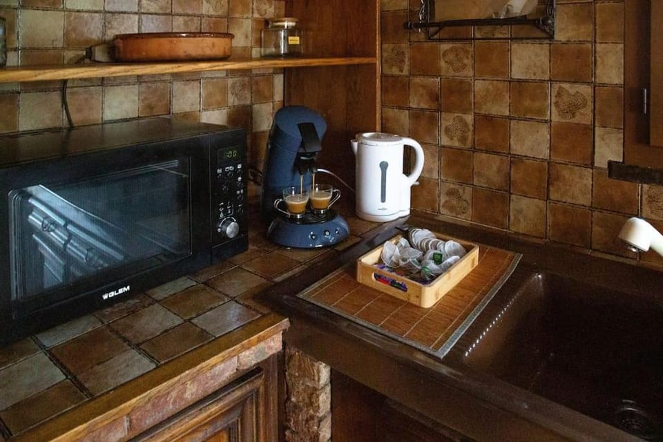 Coffee/tea facilities, minibar