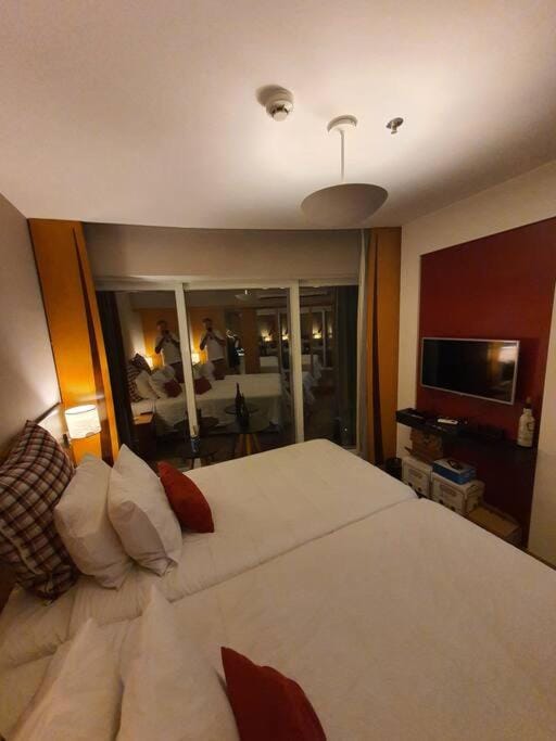 Communal lounge/ TV room, Bed, TV and multimedia, Photo of the whole room, Bedroom