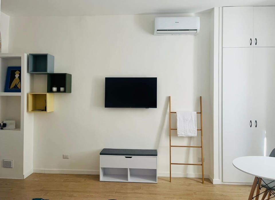 Lomat Apartment House in Milan