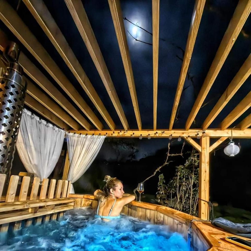 Night, People, Natural landscape, Hot Tub