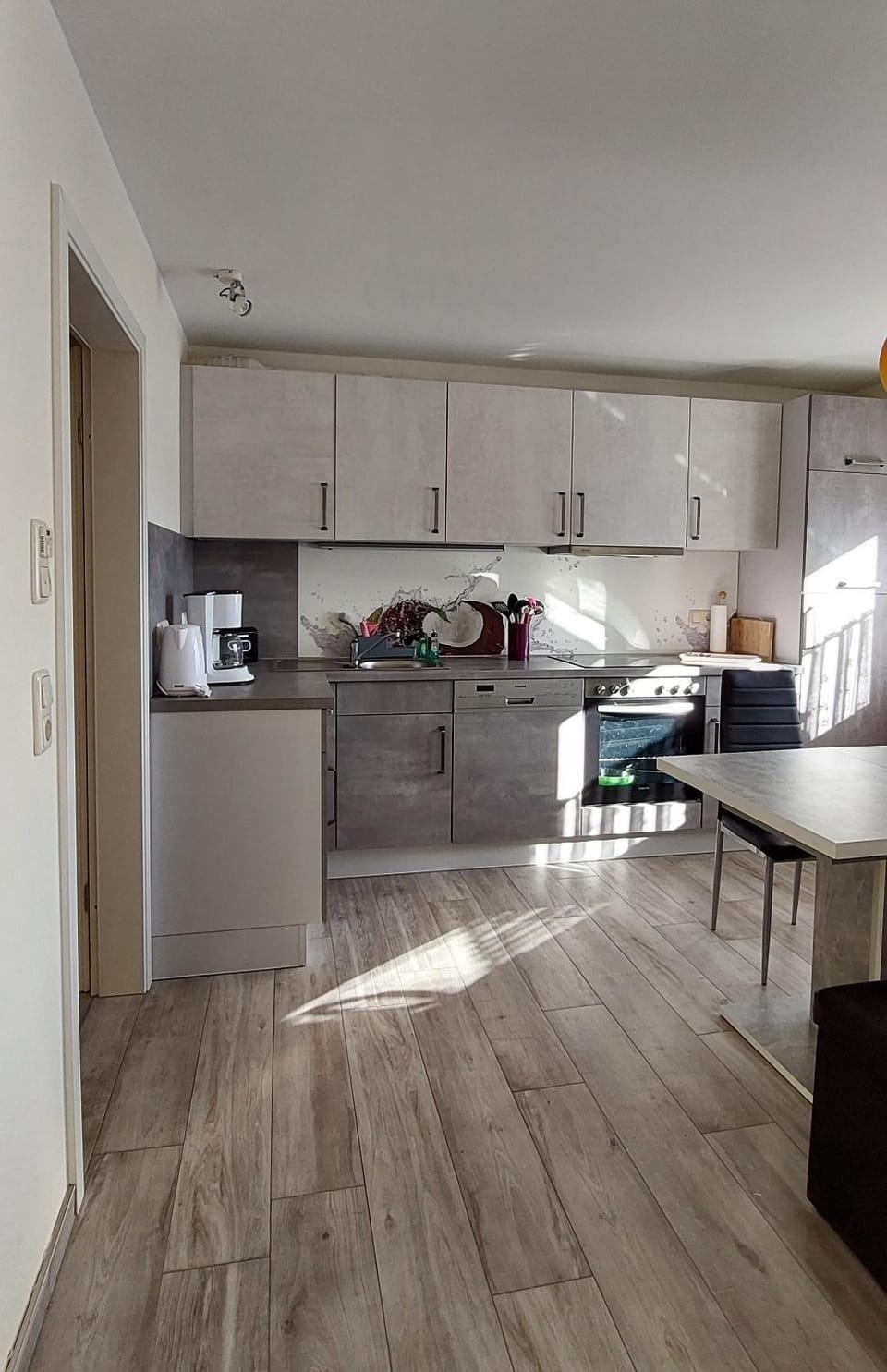 Kitchen or kitchenette, Living room