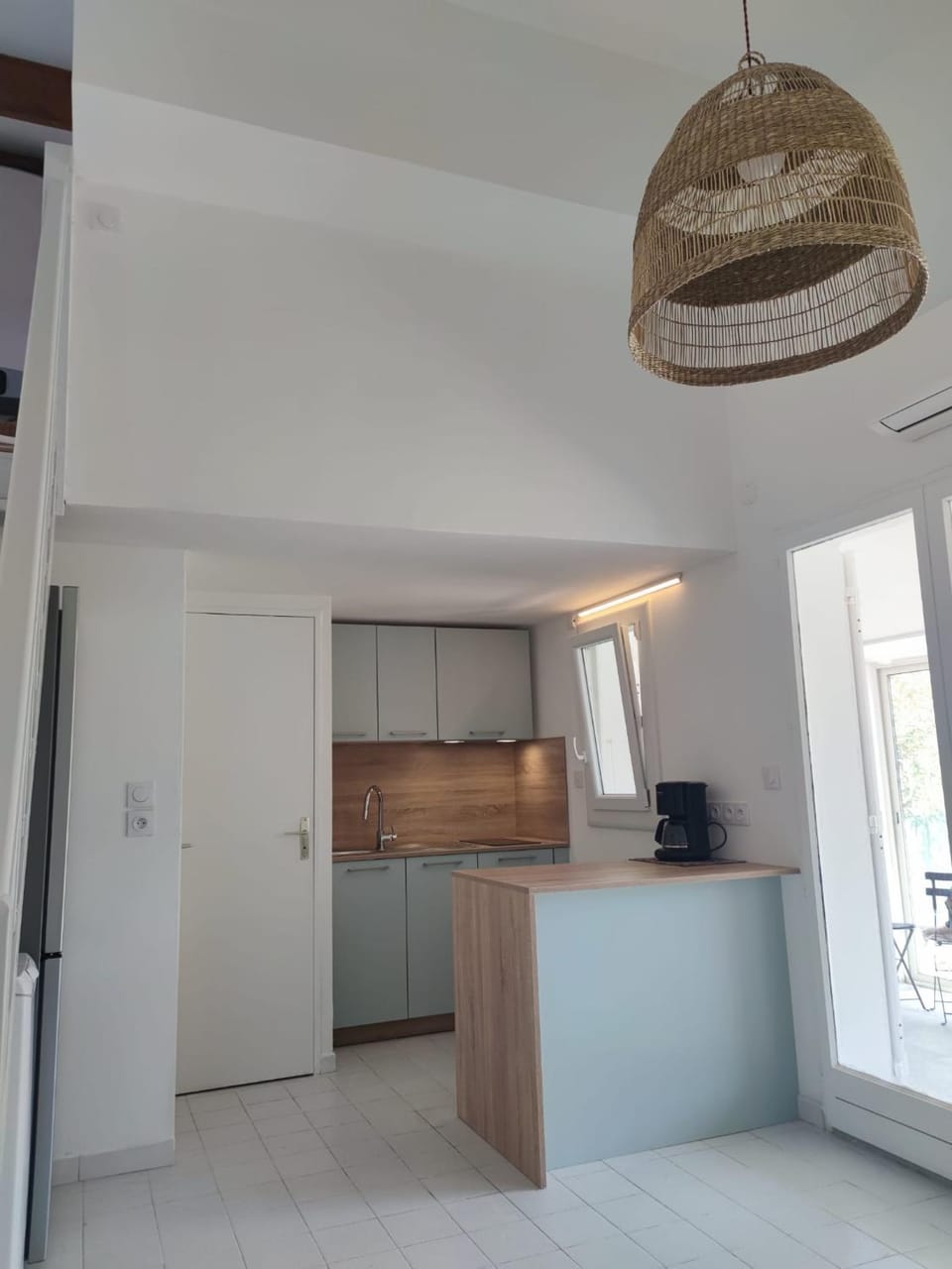 Kitchen or kitchenette, stove