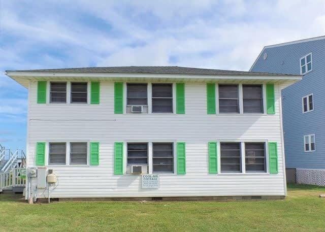 Cool Air Cottage Downstairs OF Duplex House in North Myrtle Beach