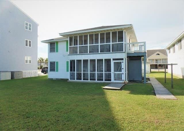 Cool Air Cottage Downstairs OF Duplex House in North Myrtle Beach