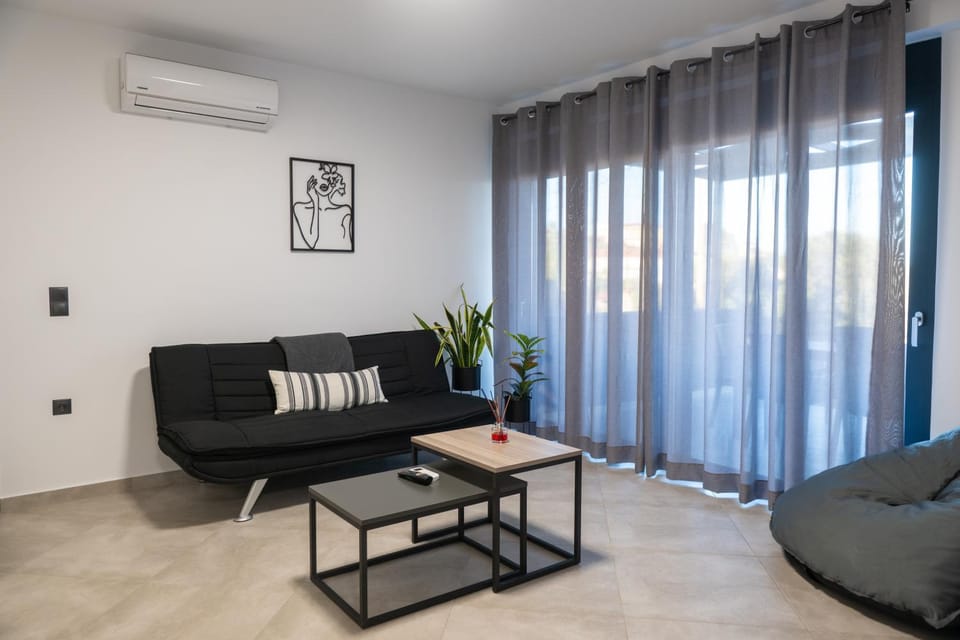 Living room, Seating area, air conditioner