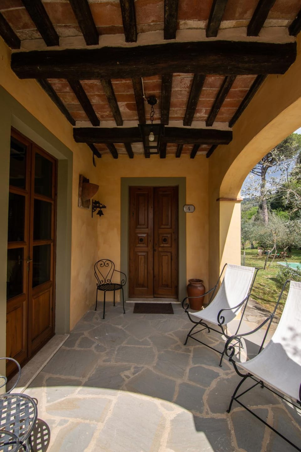 Patio, Facade/entrance