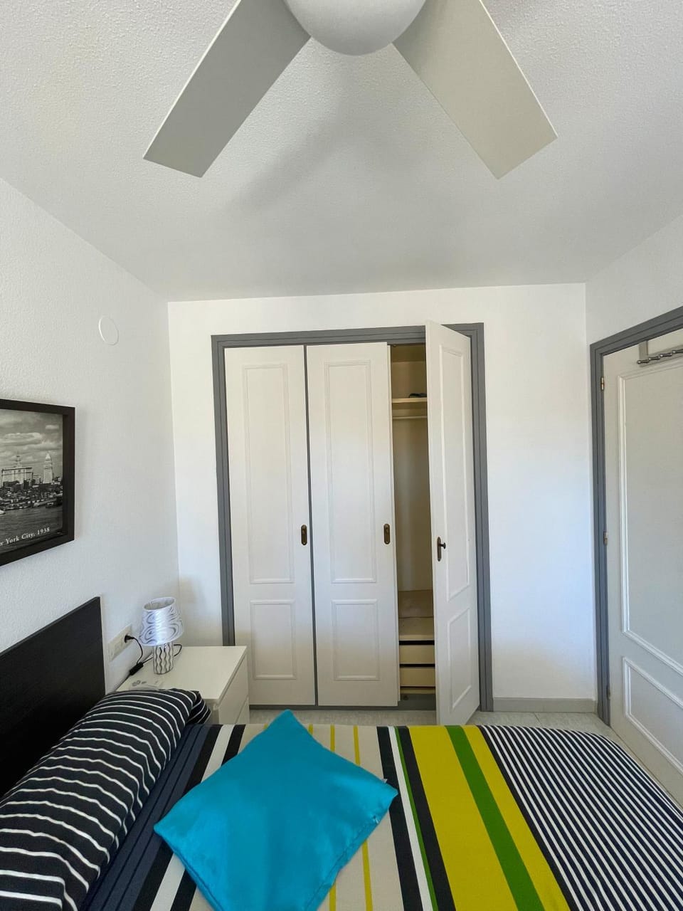 Bed, Photo of the whole room, Bedroom, wardrobe