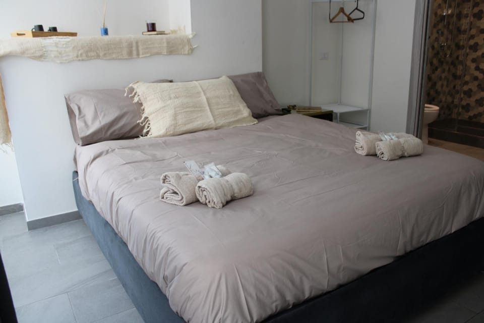 Mimmù Private rooms - Porto di Napoli Bed and Breakfast in Naples