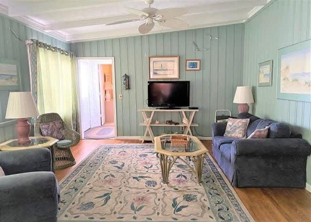 Family - Johnsons Lair- Approx 476 Feet to the Beach House in North Myrtle Beach