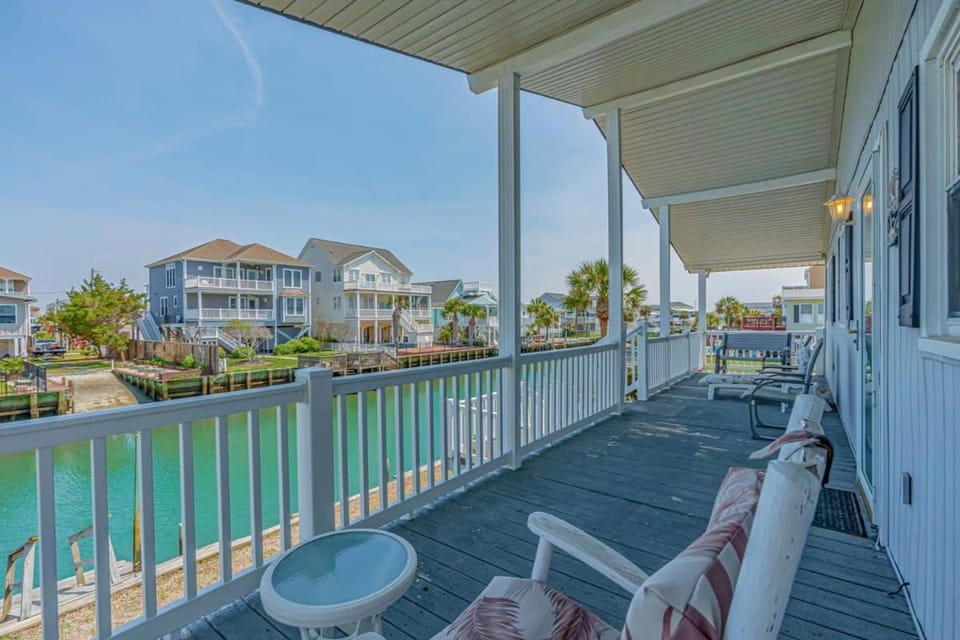 Family Loafers Lodge - Channel Home House in North Myrtle Beach