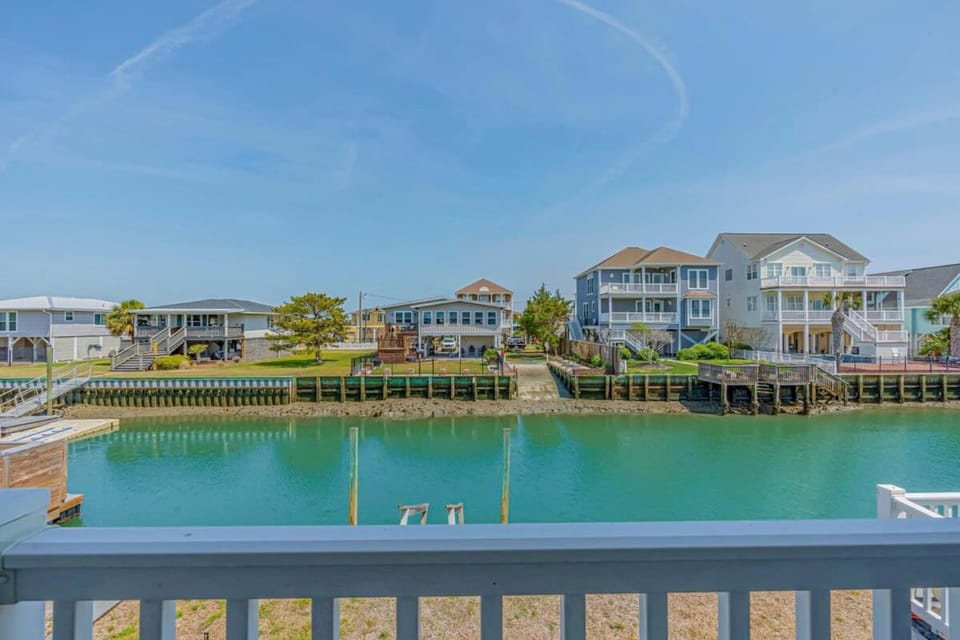 Family Loafers Lodge - Channel Home House in North Myrtle Beach