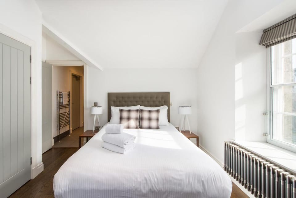 Cool urban apartment with stunning Castle views Apartment in Edinburgh