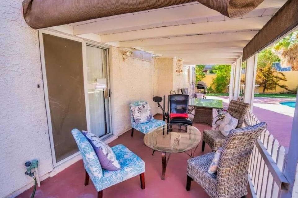 Pet Friendly Rancher with Pool/SW Las Vegas Villa in Spring Valley