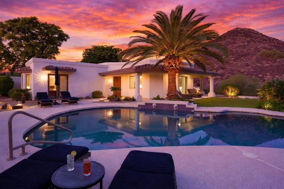 Luxury Mountain Estate-Pool-Spa-BBQ+Bar-Fire pit House in Scottsdale