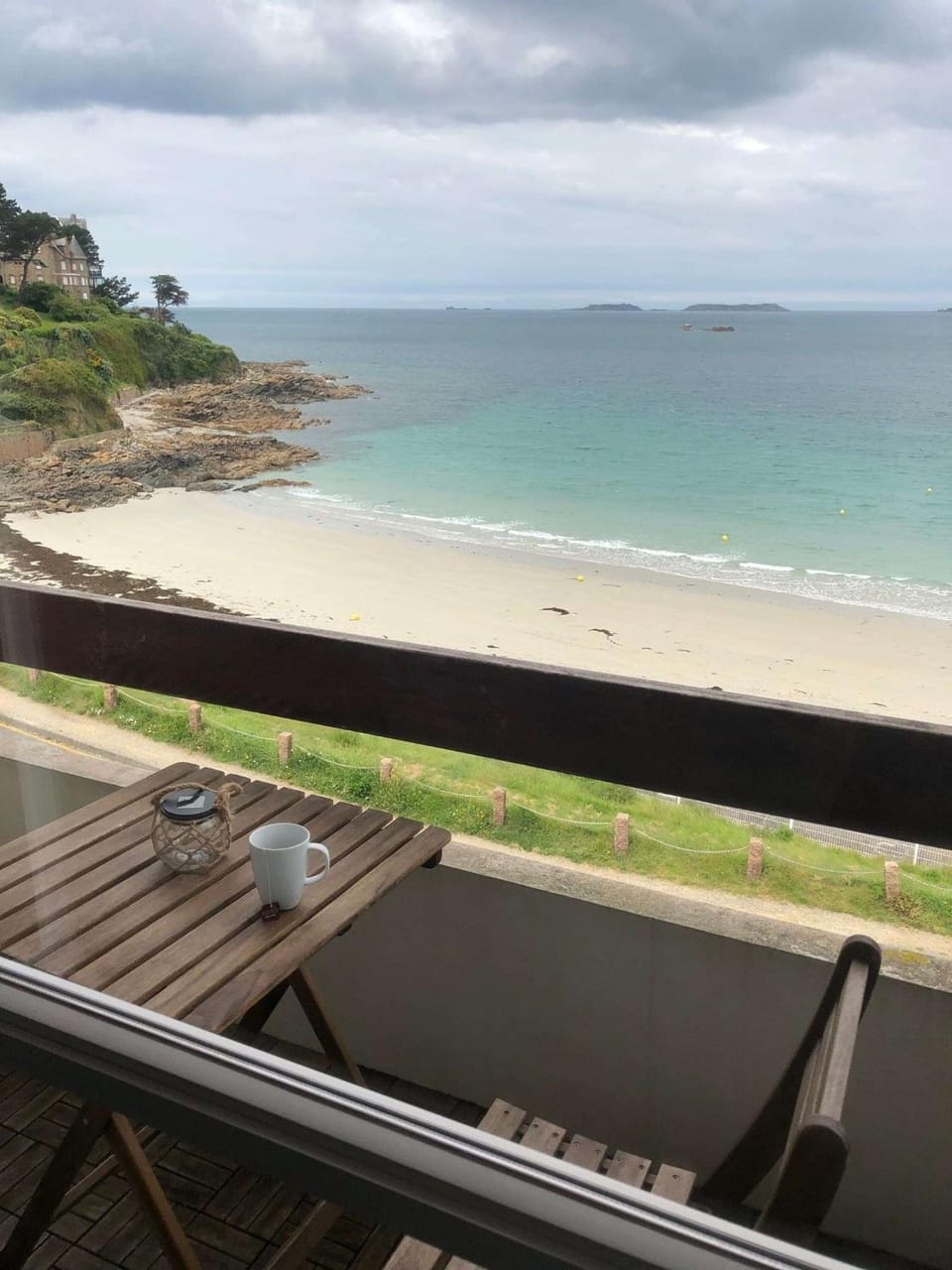 Studio VUE SUR MER sur la plage de Trestrignel à PERROS-GUIREC - Réf 833 Apartment in Perros-Guirec