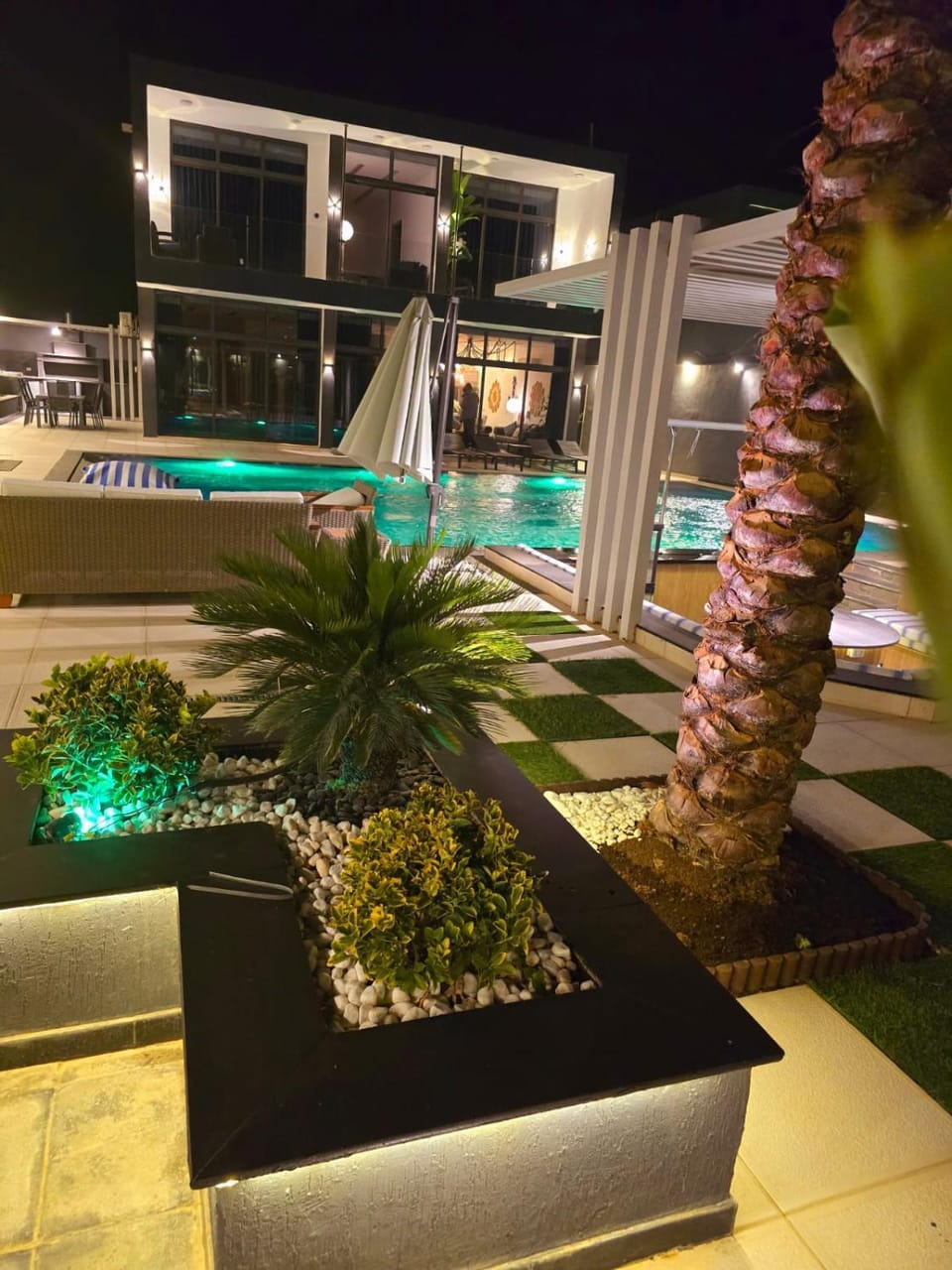 Elysee Villa Chalet in Africa