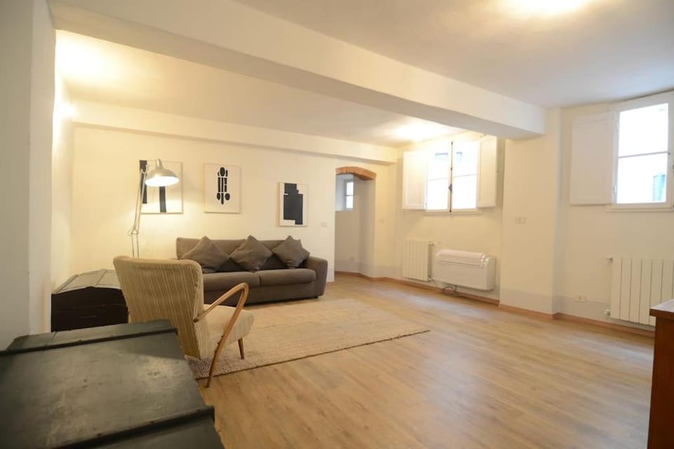 Living room, Seating area, internet