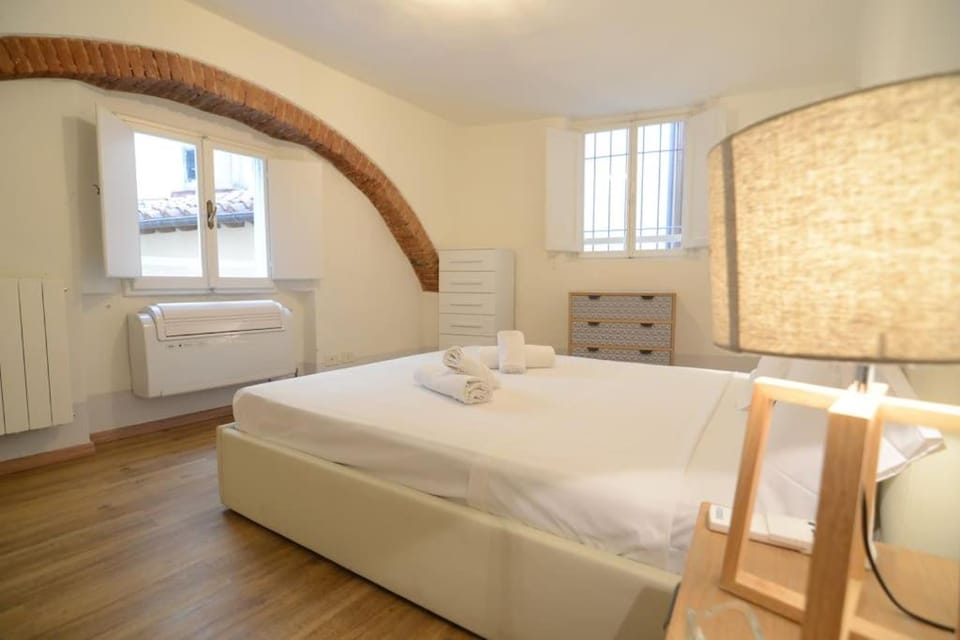 Bedroom, air conditioner