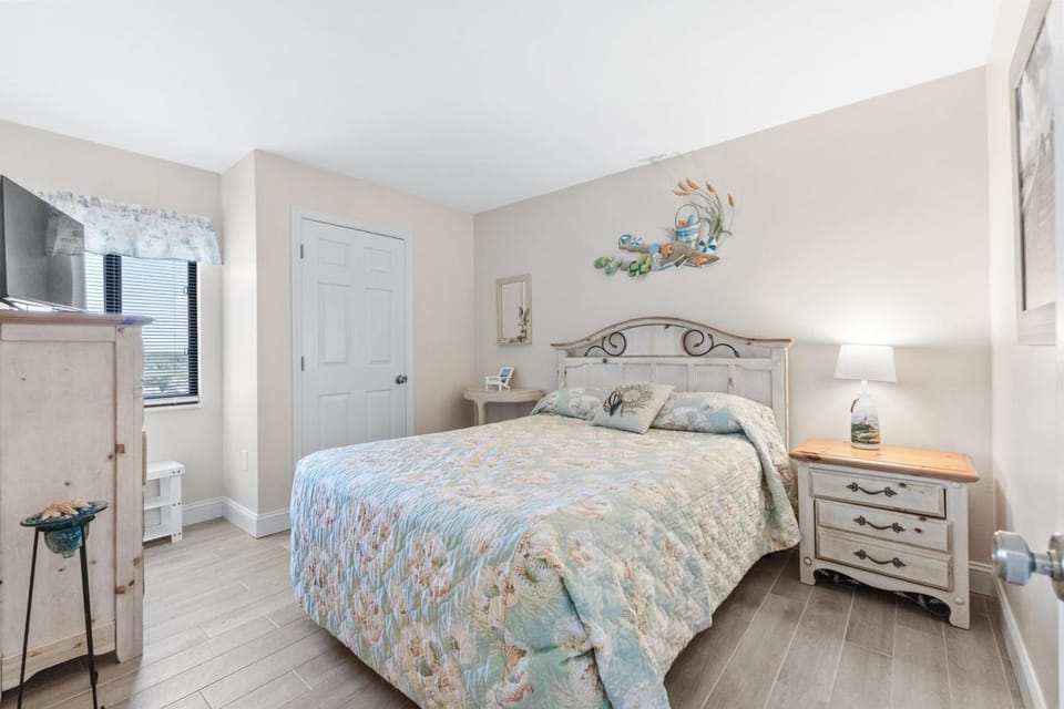 Shalimar- Ocean Front Condo House in North Myrtle Beach