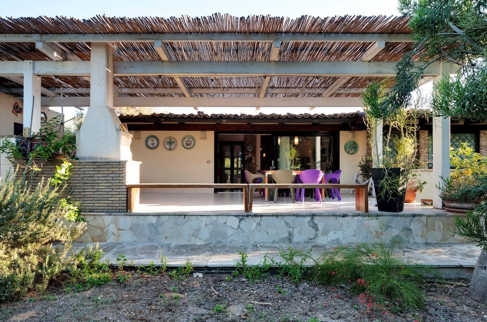 Property building, Patio, Day, Garden, View (from property/room), Balcony/Terrace, Dining area, Garden view