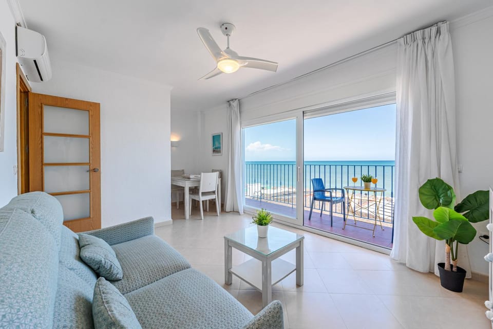 Living room, Sea view, air conditioner