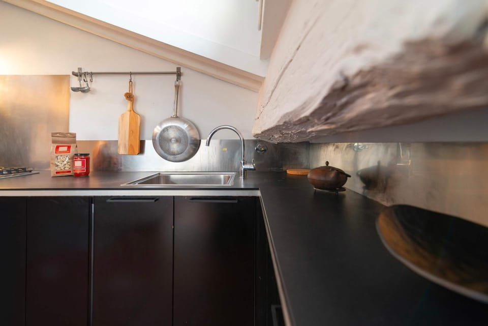 Campo de' Fiori Enchanting Attic Apartment in Rome