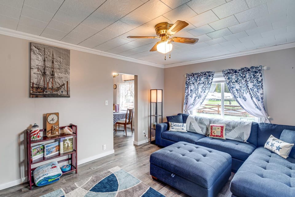 'Blackberry Cottage' w/ Yard Near Westport & Beach House in Grayland
