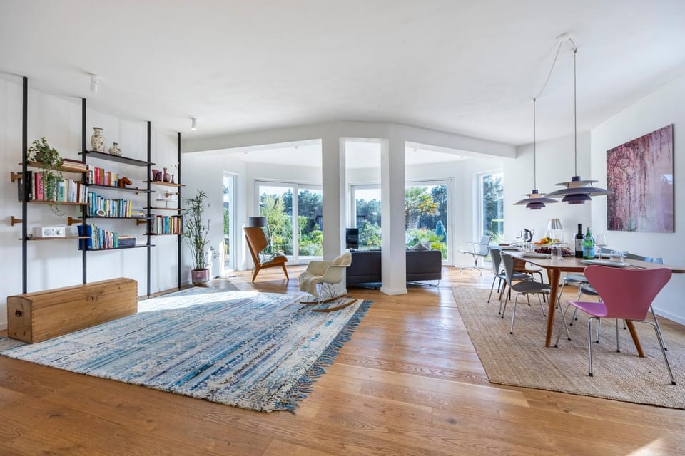 Living room, Seating area