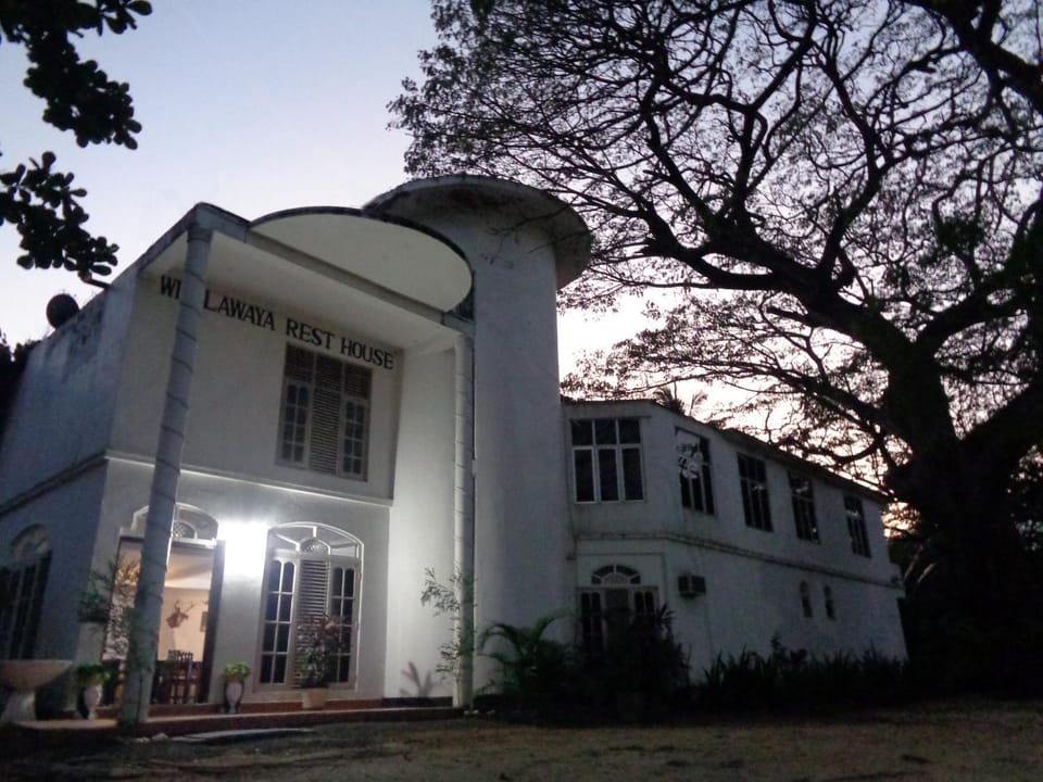 Wellawaya Rest House Bed and Breakfast in Uva Province, Sri Lanka