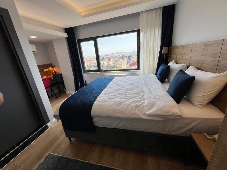 Bed, Photo of the whole room