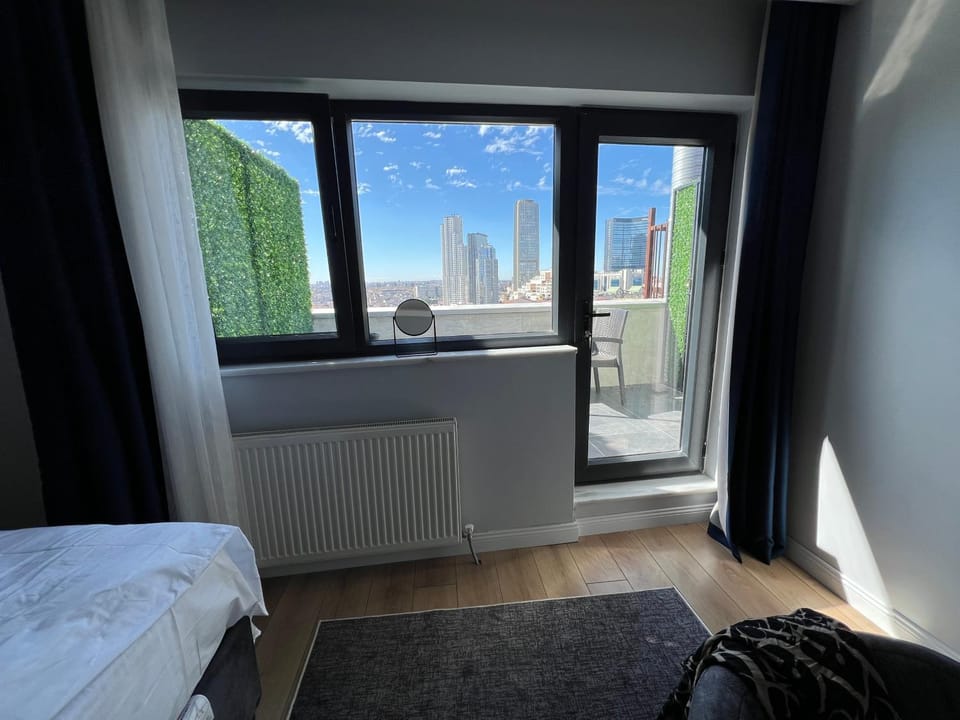 Bed, View (from property/room), Balcony/Terrace, Photo of the whole room, Bedroom, internet