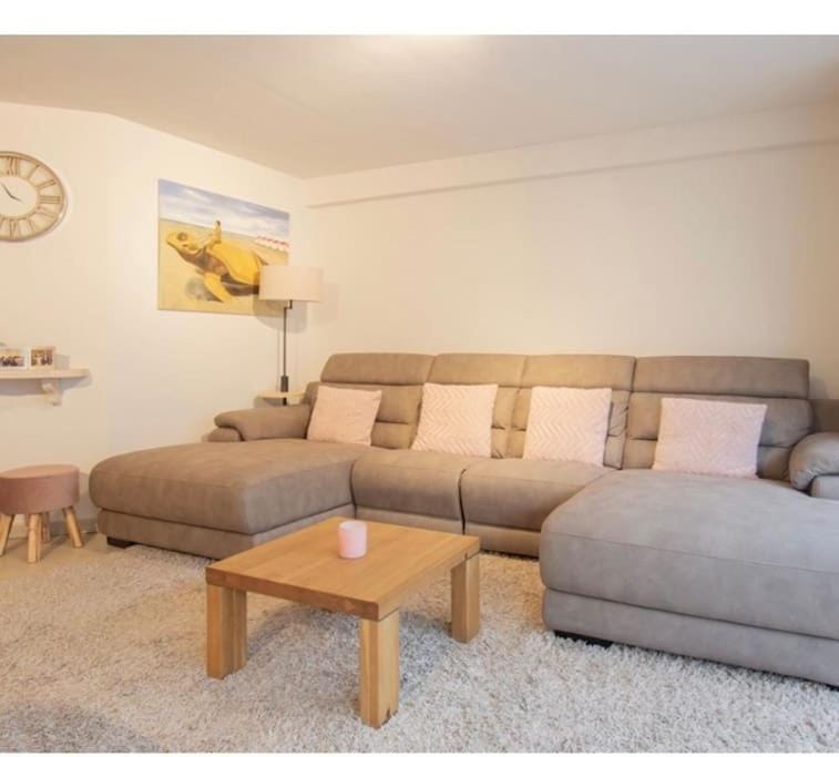 Modern ingericht appartement Apartment in Koksijde
