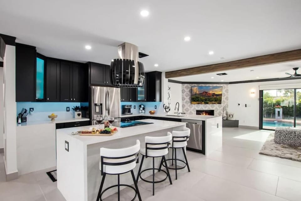 Modern Roose-Private Pool-In Old Town Scottsdale House in Tempe