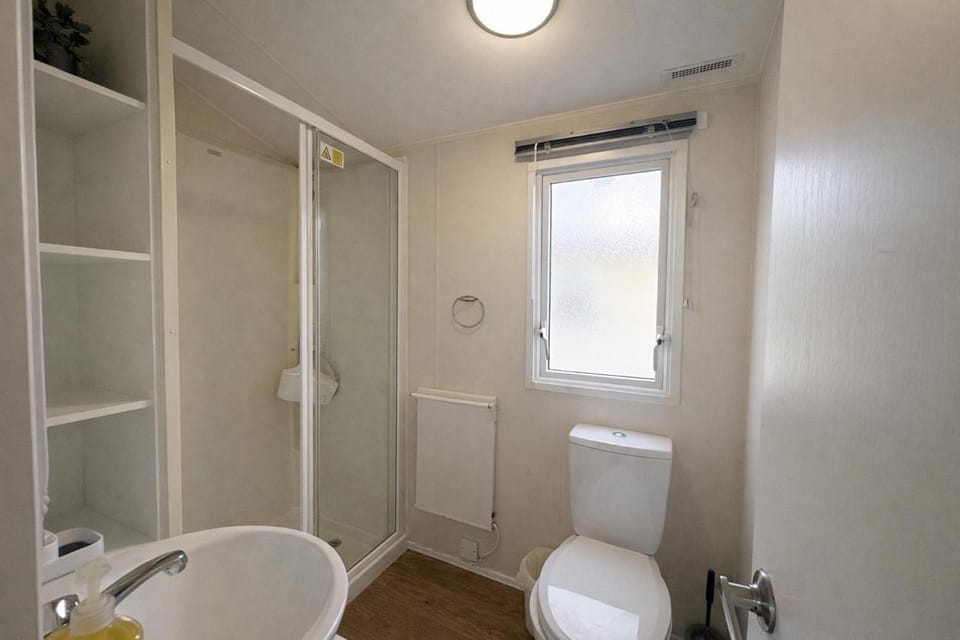 Prime lakeside caravan at Haven Golden Sands Chalet in England