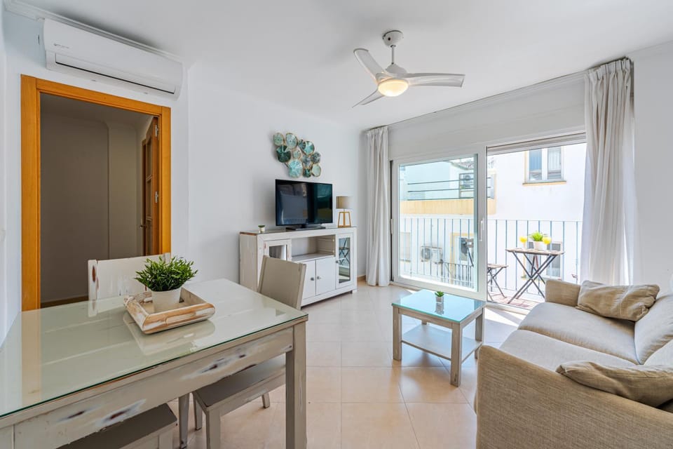 TV and multimedia, Living room, Dining area